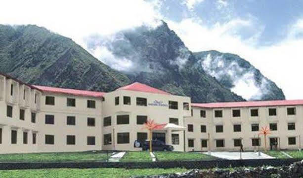 Отель Sarovar Portico Badrinath Джошимат Экстерьер фото